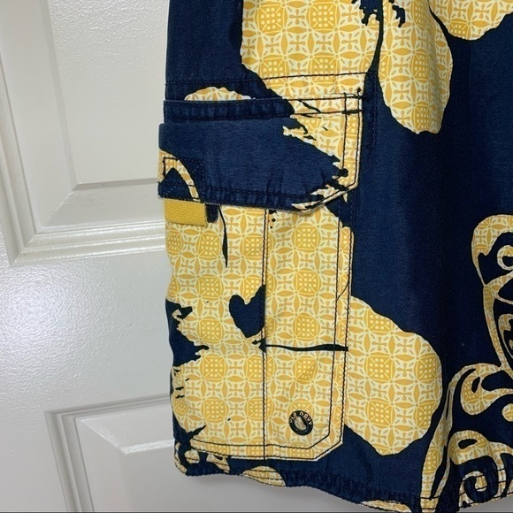 old Navy Swim Surf Board Cargo Style Shorts Hawaiian Vibes Navy Blue Yellow - Picture 5 of 10